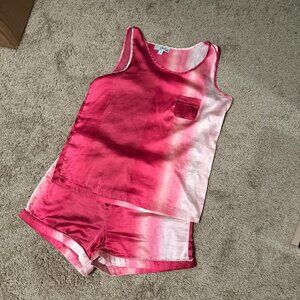 pink and white tie-dye pajama set from Como Sleep